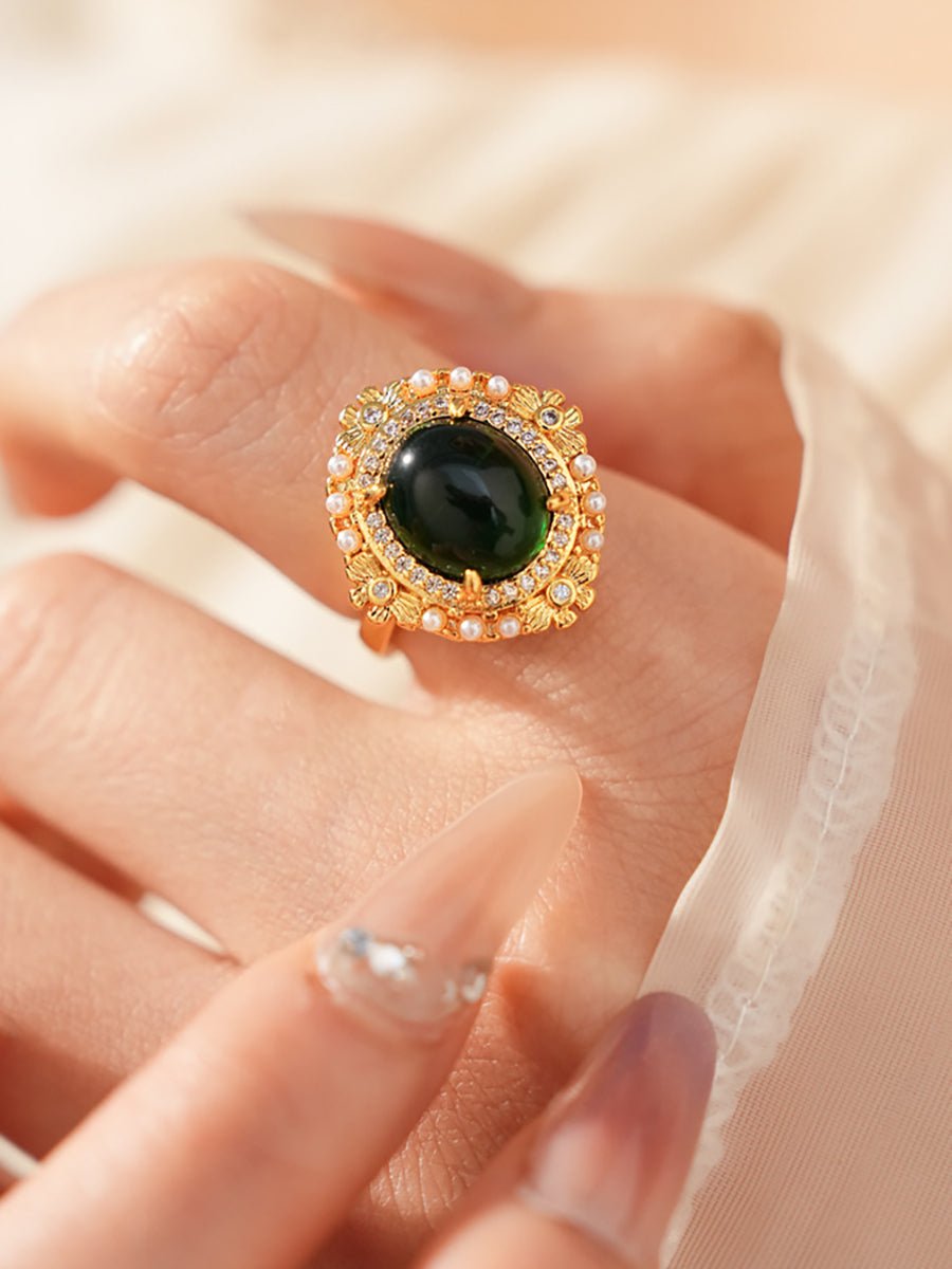 Vintage Emerald Green Crystal & Pearl Halo Ring MOZ1019